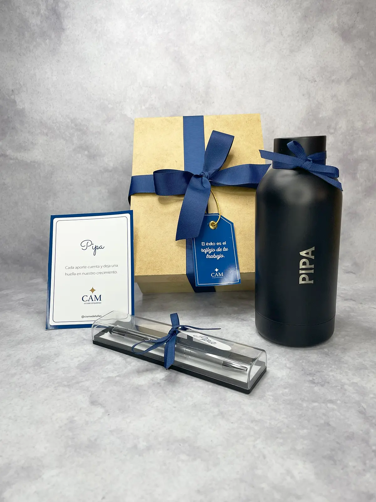 Regalo corporativo con botella térmica grabada láser y lapicero metálico