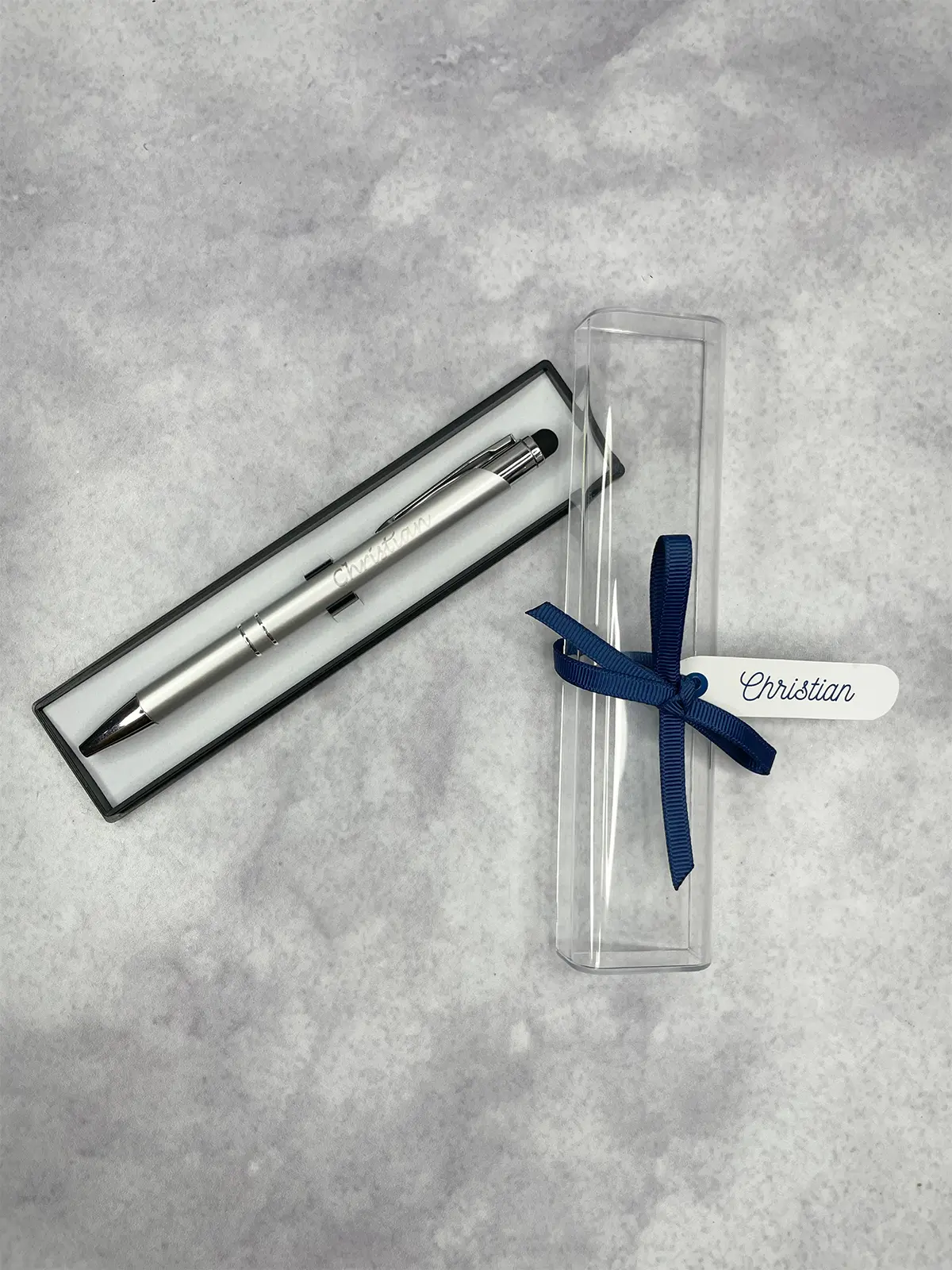 Regalo corporativo con lapicero metálico con estuche acrílico
